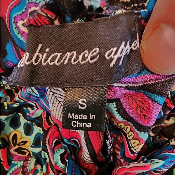 Ambience Apparel Women’s pants size small - Picture 3 of 3